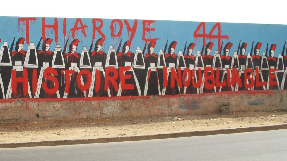 Fresque murale à Dakar au Sénégal commémorant le massacre de Thiaroye en 1944.